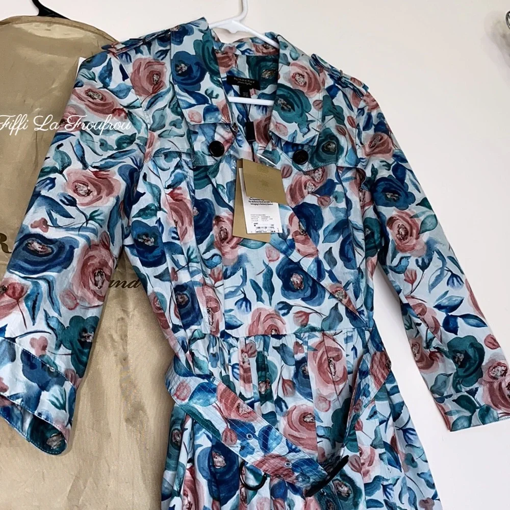 Authentic Burberry dress - Picture 5 of 14